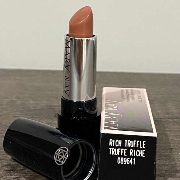 Mary Kay Rich Truffle Gel Matte lipstick - Picture 5 of 5